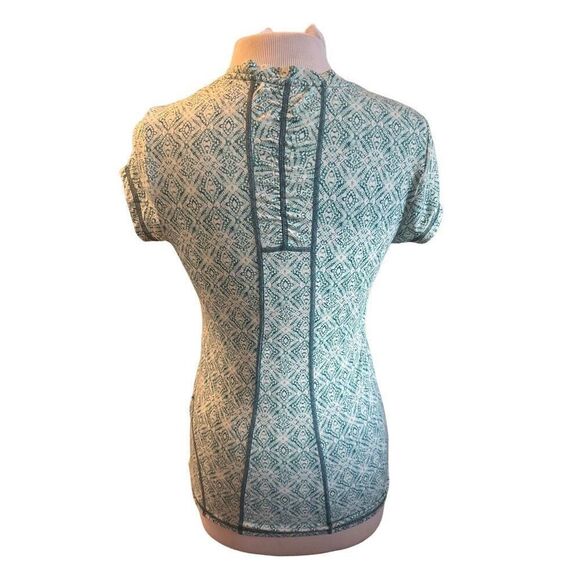 ✨Title Nine Womens Ruched Grace Sz Medium Pattern Tee✨ - Picture 3 of 9